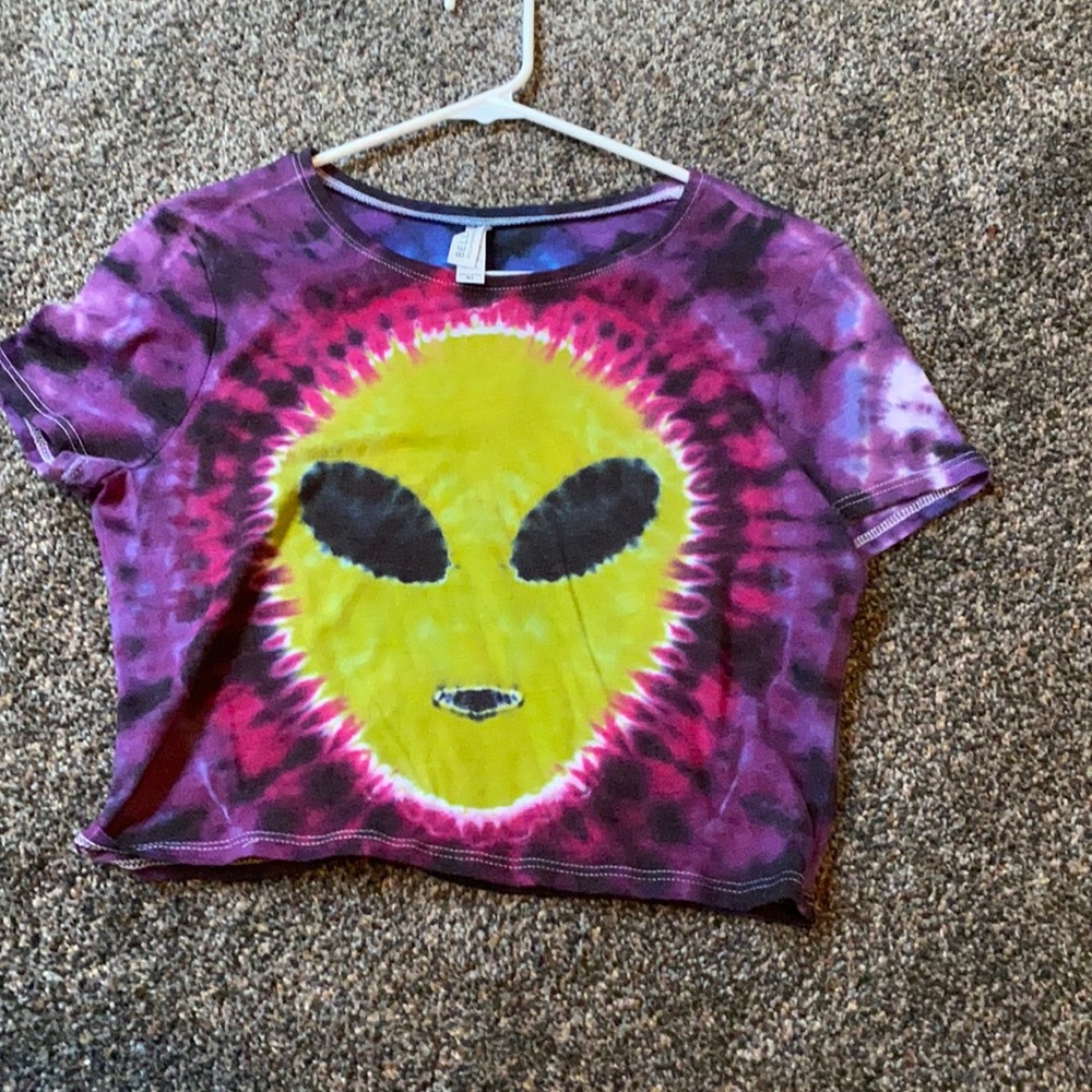 Alien tie dyed crop top t shirt .